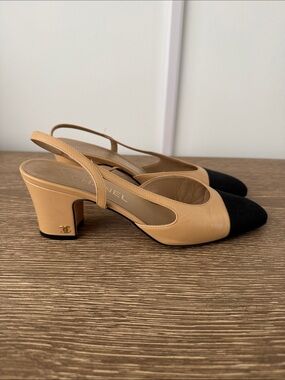 CHANEL Two-Tone Slingbacks